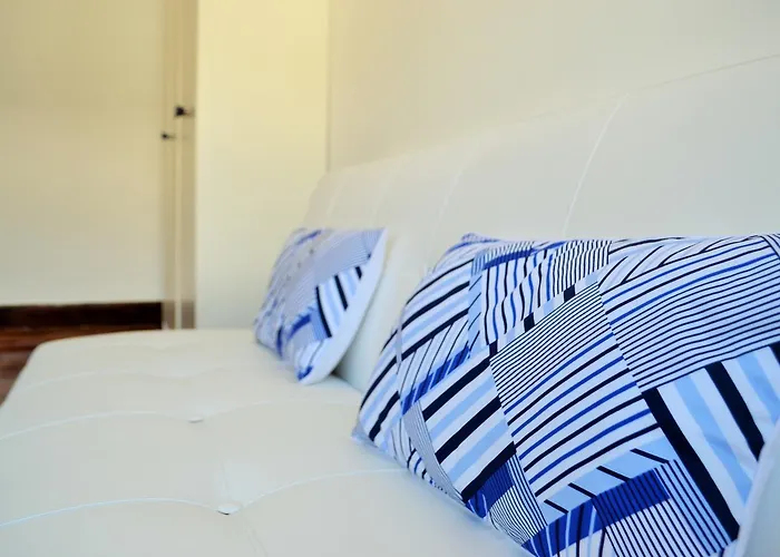 Feeling Eduardo Vii Bed & Breakfast Lisbon