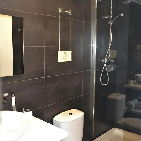 Feeling Eduardo Vii Bed & Breakfast Lisbon